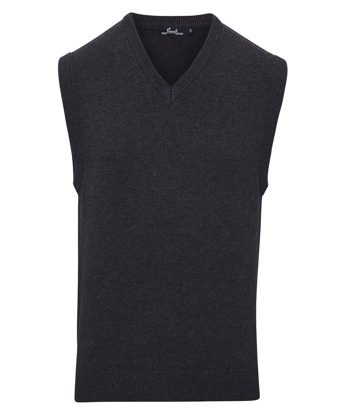Sleeveless knitted sweater