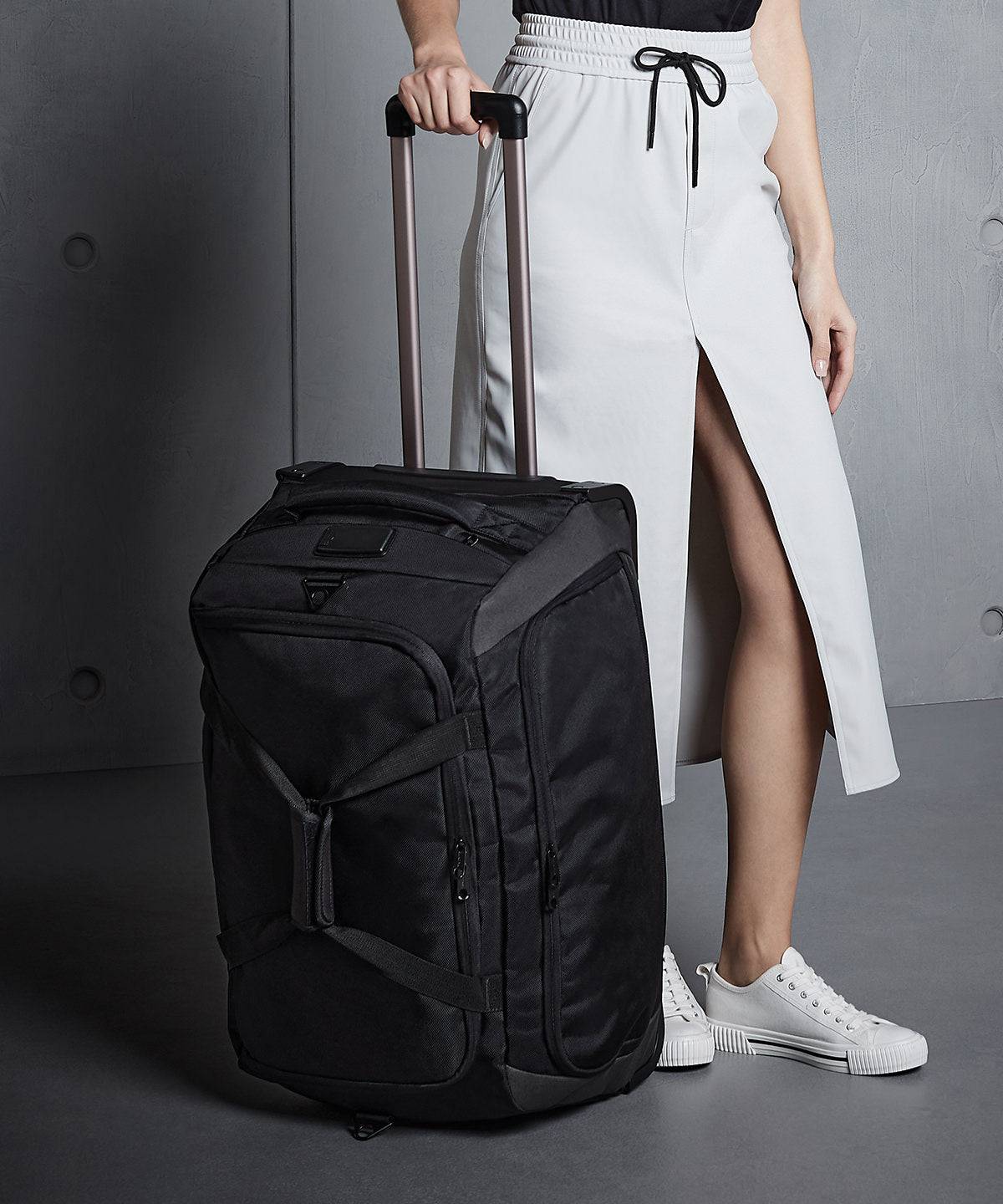 Tungsten wheelie travel bag