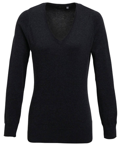 Women's v-neck knitted sweater