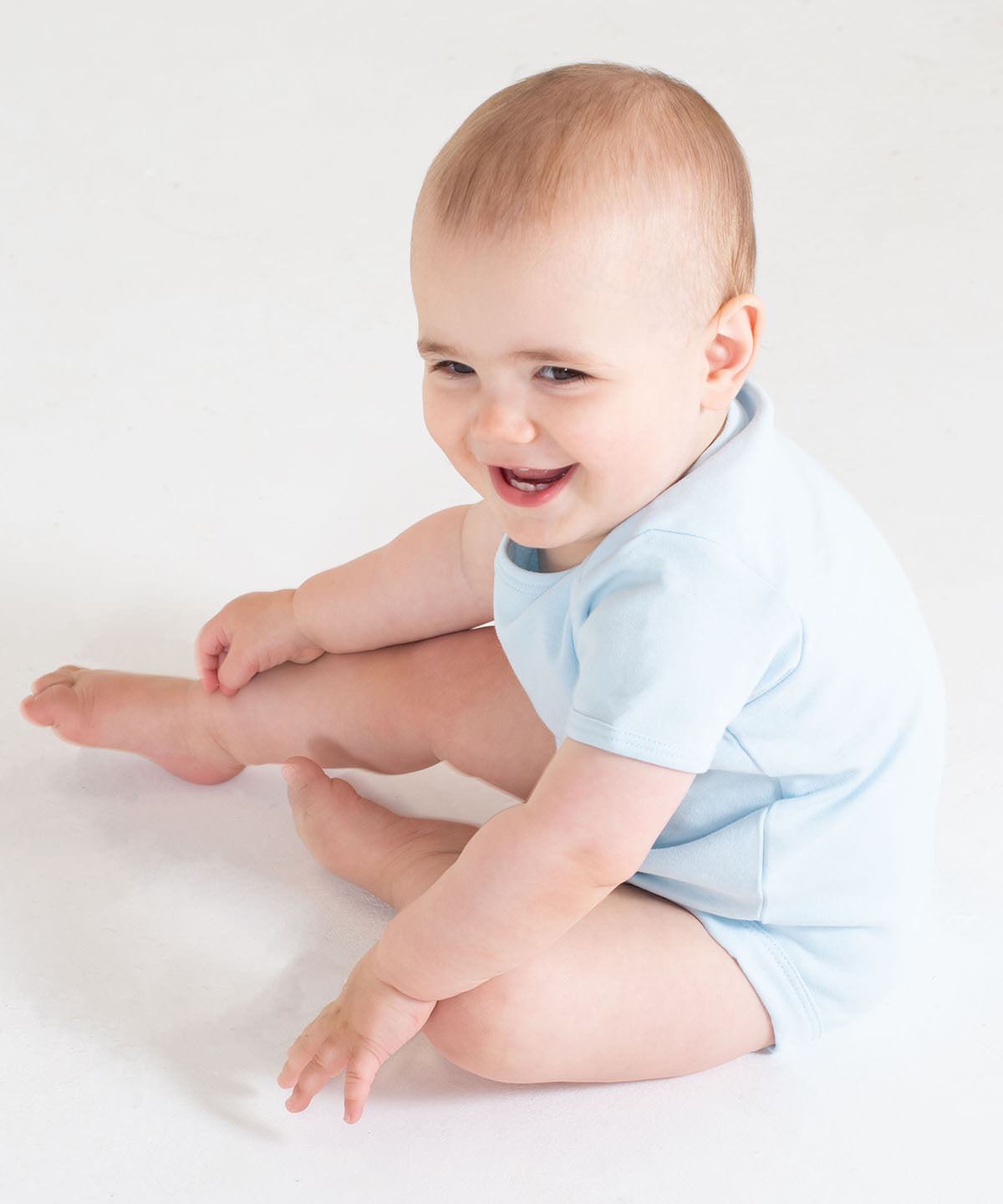 Short-sleeved bodysuit with envelope neck opening