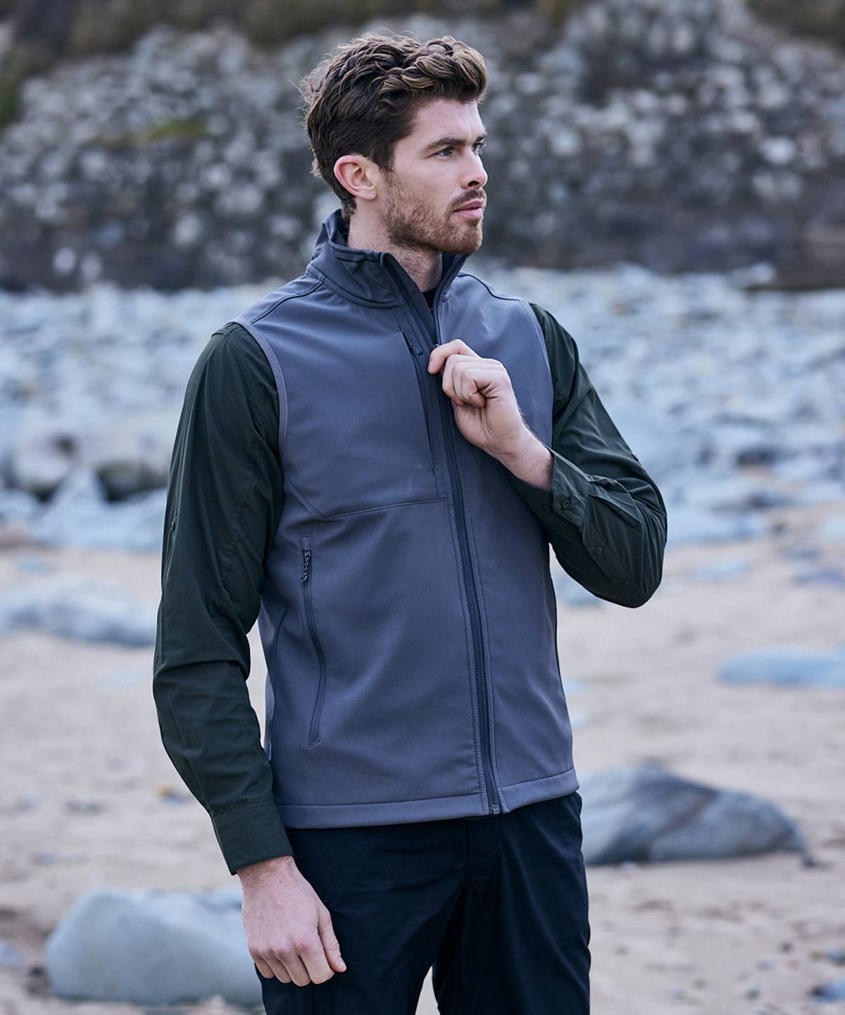 Expert Basecamp softshell vest